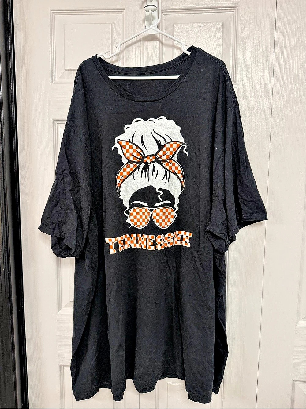 Women’s “Tennessee”Graphic Tee in Black